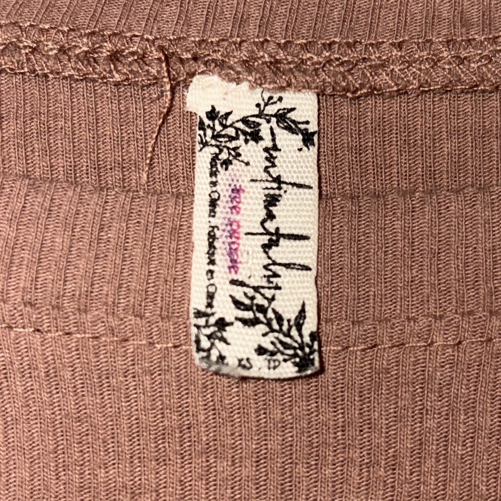 Free People Intimately Baby Tee Cropped Ribbed Long Sleeve Size XS Light Brown - Picture 8 of 8